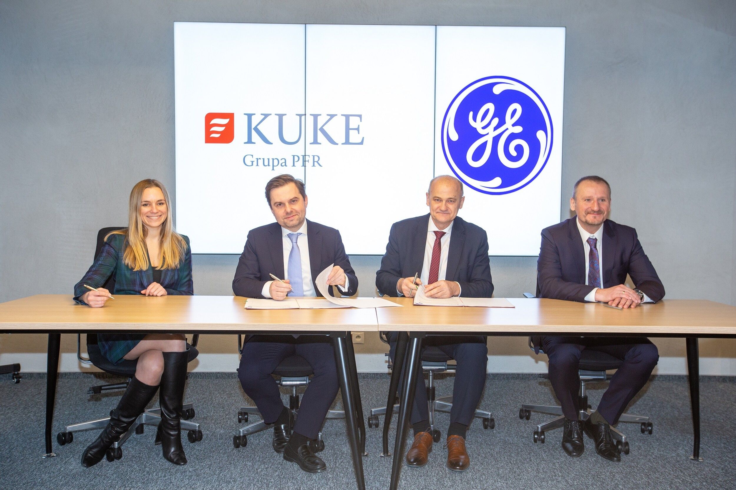From left: Katarzyna Kowalska (KUKE), Janusz Wladyczak (KUKE), Slawomir Zygowski (GE Power sp. z o.o.), Michał Malecki (GE Power sp. z o.o.)