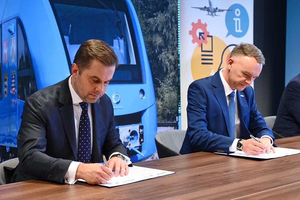 Janusz Władyczak (KUKE) and Sławomir Cyza (Alstom)